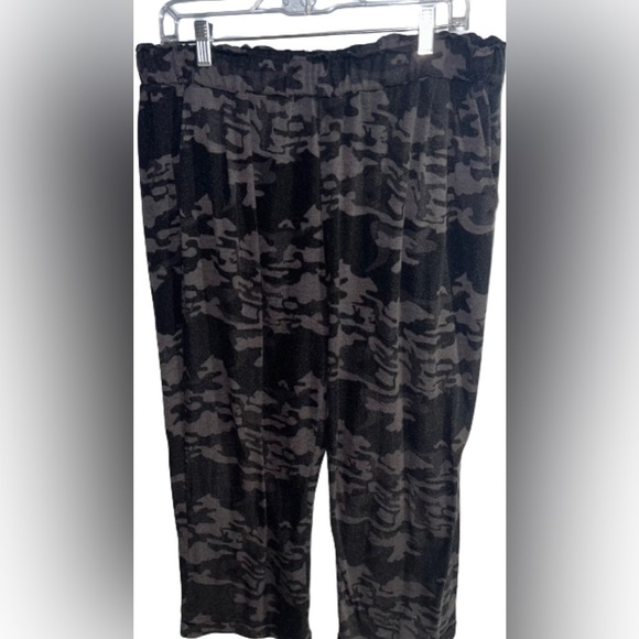 Amaryllis Other - Camo pajama pants